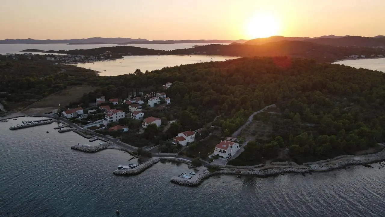 Vila Goga Ždrelac 0*,